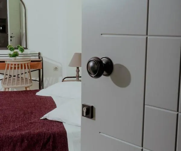 Diana Daire Ermoupoli